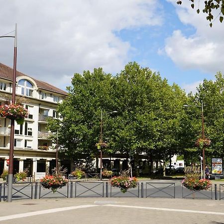 Studio Meublé Bussy-Saint-Georges Extérieur photo