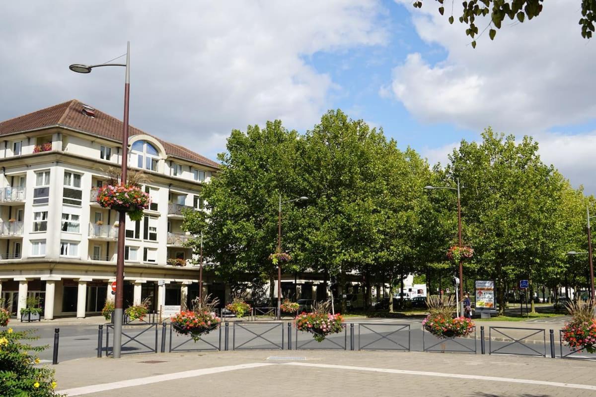 Studio Meublé Bussy-Saint-Georges Extérieur photo